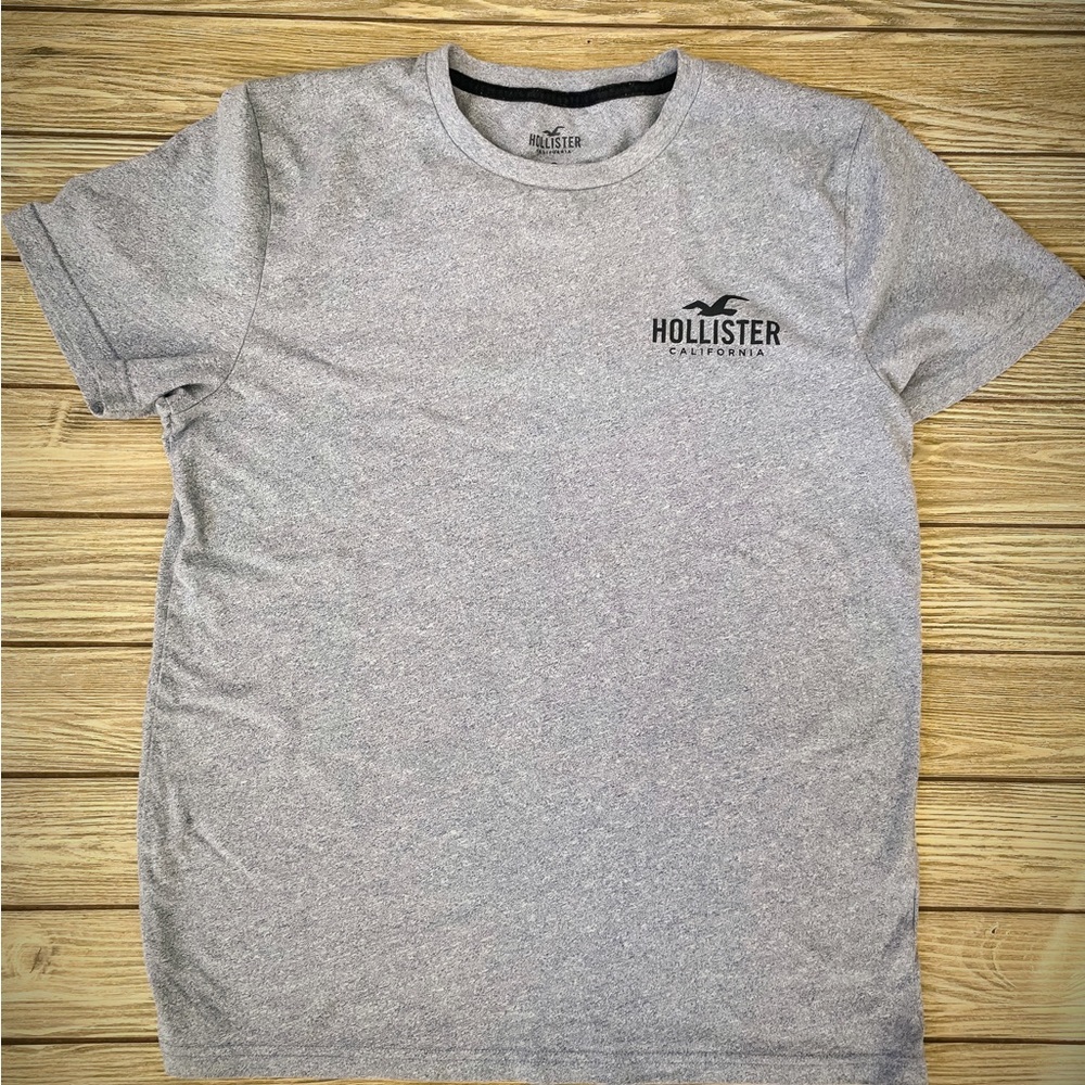 Hollister t-shirt